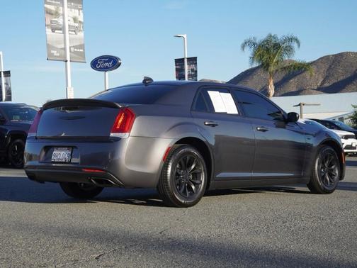 2023 Chrysler 300 Touring