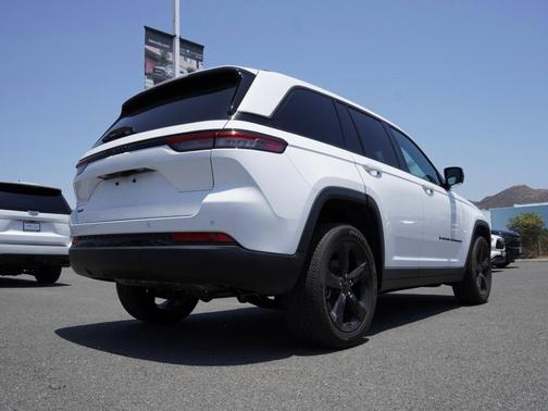 2023 Jeep Grand Cherokee Altitude