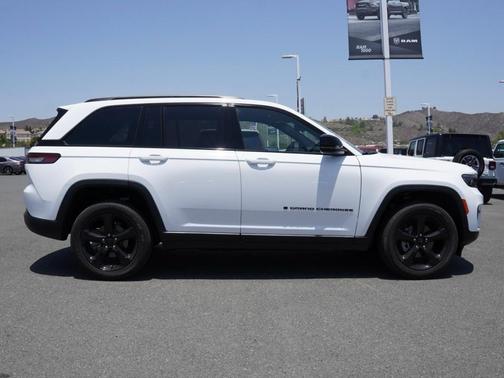 2023 Jeep Grand Cherokee Altitude