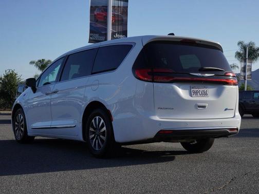 2023 Chrysler Pacifica Hybrid Limited