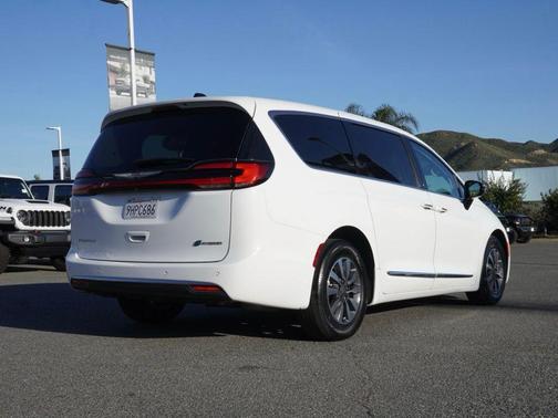 2023 Chrysler Pacifica Hybrid Limited