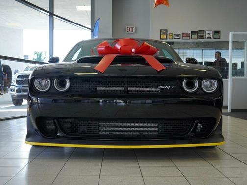 Pitch Black Clearcoat 2018 Dodge Challenger SRT Demon
