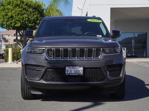 2022 Jeep Grand Cherokee Laredo