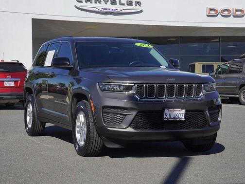 2022 Jeep Grand Cherokee Laredo