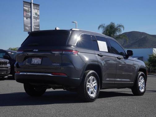 2022 Jeep Grand Cherokee Laredo