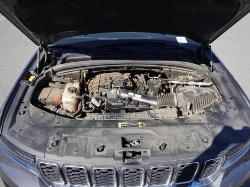 2022 Jeep Grand Cherokee Laredo