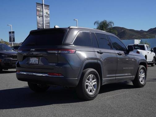 2022 Jeep Grand Cherokee Laredo