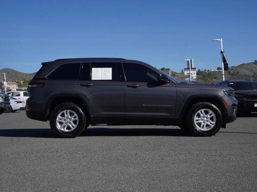 2022 Jeep Grand Cherokee Laredo