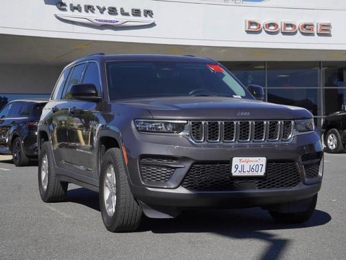 2022 Jeep Grand Cherokee Laredo