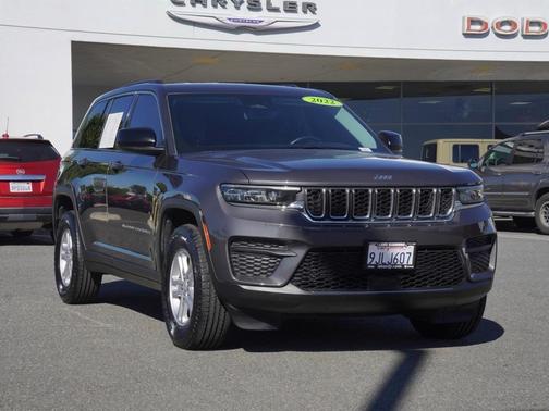 2022 Jeep Grand Cherokee Laredo