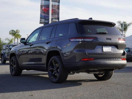 2025 Jeep Grand Cherokee L Laredo