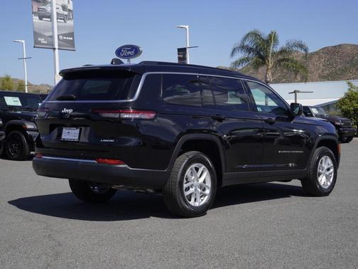 Diamond Black 2026 Jeep Grand Cherokee L Laredo