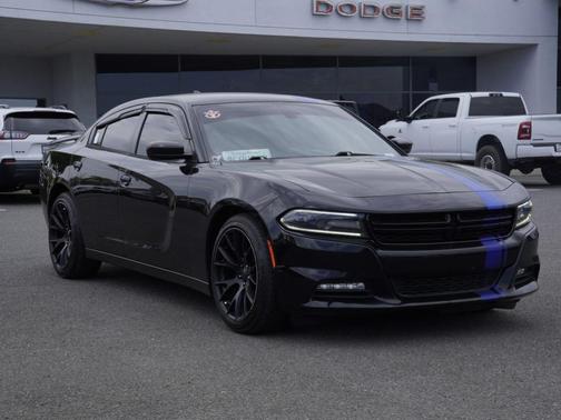 Pitch Black Clearcoat 2016 Dodge Charger SXT
