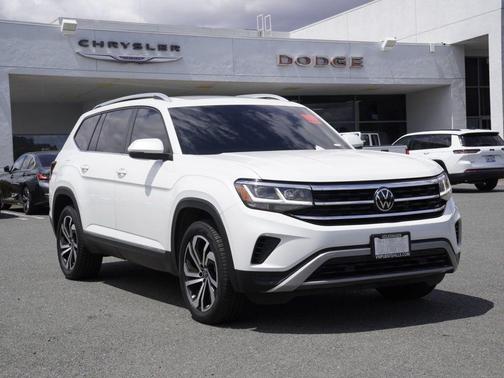 Opal White Pearl Effect 2023 Volkswagen Atlas 3.6L SEL