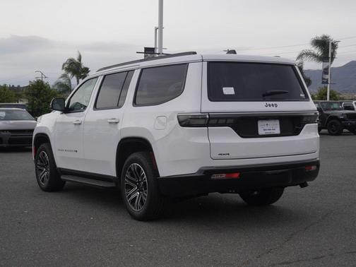 2026 Jeep Grand Wagoneer Base