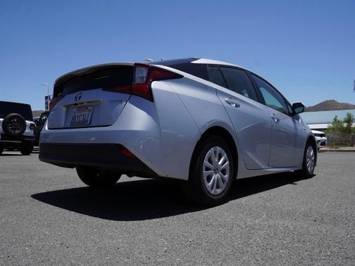 2019 Toyota Prius L