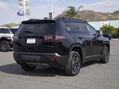 Diamond Black 2026 Jeep Cherokee LAREDO/LIMITED