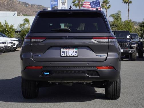 Metallic 2022 Jeep Grand Cherokee 4xe Trailhawk