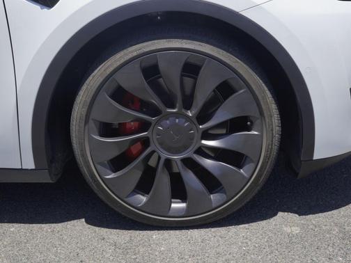 White 2022 Tesla Model Y Performance