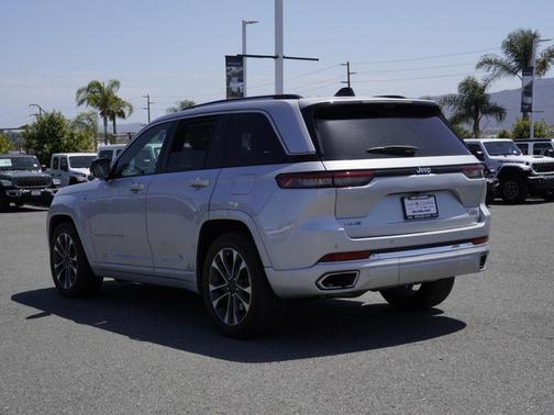 Silver Zynith 2024 Jeep Grand Cherokee 4xe Overland