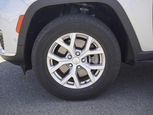 Silver Zynith 2023 Jeep Grand Cherokee L Limited