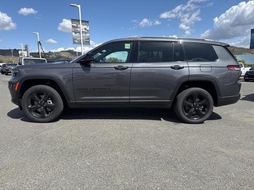 2025 Jeep Grand Cherokee L Laredo