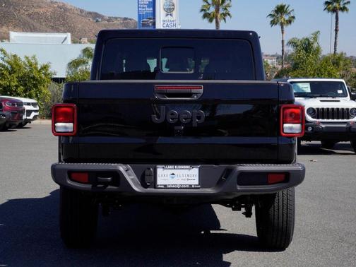 Black Clearcoat 2026 Jeep Gladiator Sport