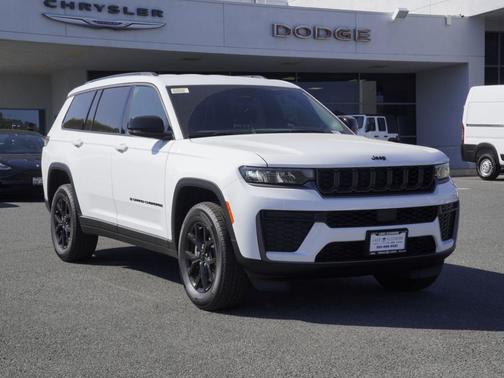 Bright White Clearcoat 2026 Jeep Grand Cherokee L Laredo