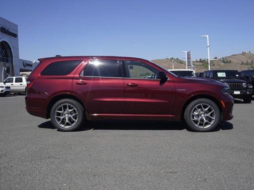 Octane Red Pearlcoat 2026 Dodge Durango GT HEMI V8
