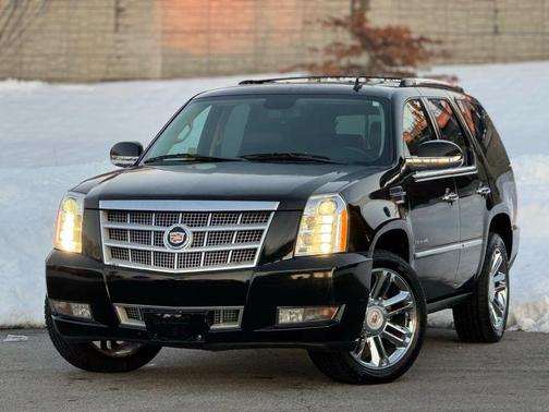 2014 Cadillac Escalade Platinum Edition