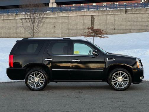 2014 Cadillac Escalade Platinum Edition