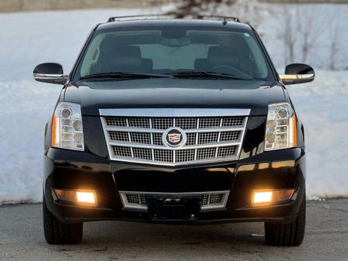 2014 Cadillac Escalade Platinum Edition