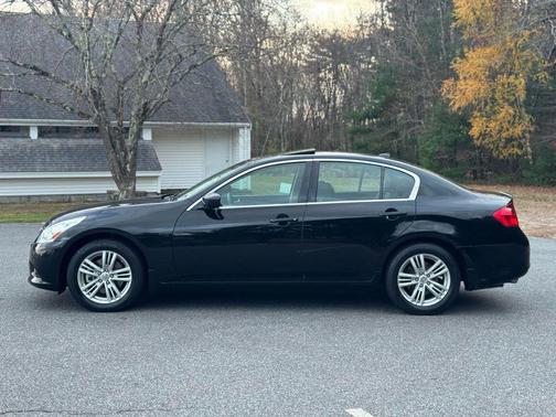 2011 INFINITI G37x Base