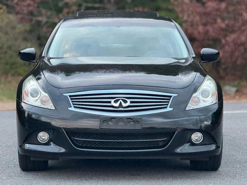 2011 INFINITI G37x Base