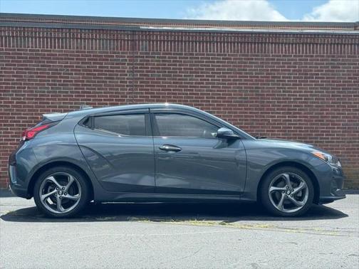 2019 Hyundai Veloster 2