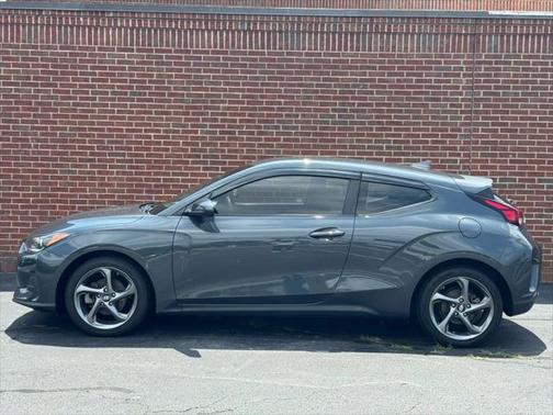 2019 Hyundai Veloster 2