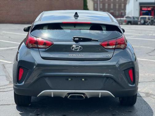 2019 Hyundai Veloster 2