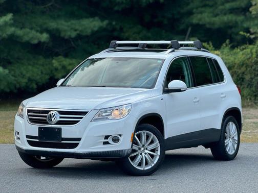 2010 Volkswagen Tiguan 2.0T Wolfsburg Edition
