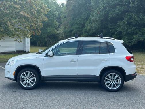 2010 Volkswagen Tiguan 2.0T Wolfsburg Edition