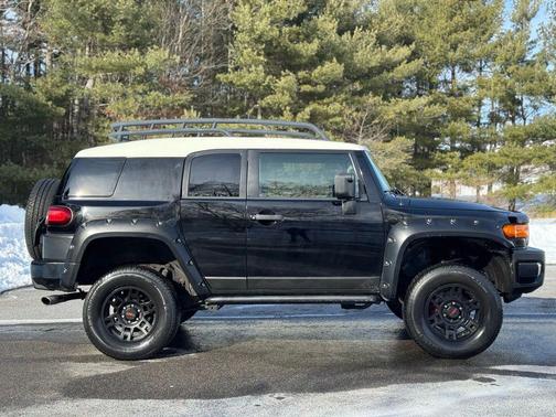 2014 Toyota FJ Cruiser Base