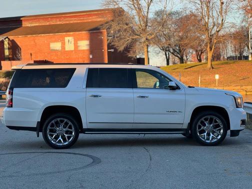 2017 GMC Yukon XL SLT