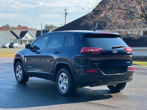2015 Jeep Cherokee Sport