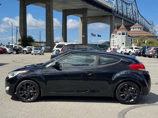 2016 Hyundai Veloster Base