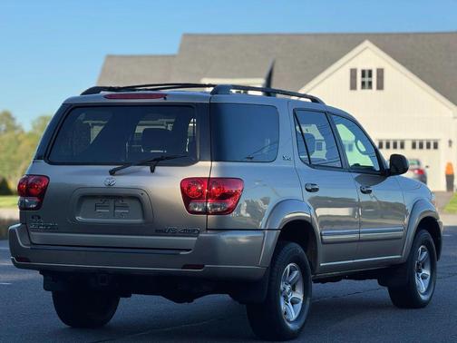 2005 Toyota Sequoia SR5