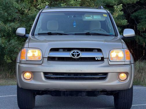 2005 Toyota Sequoia SR5