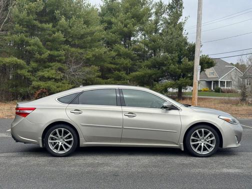 Creme Brulee Mica 2014 Toyota Avalon XLE Touring