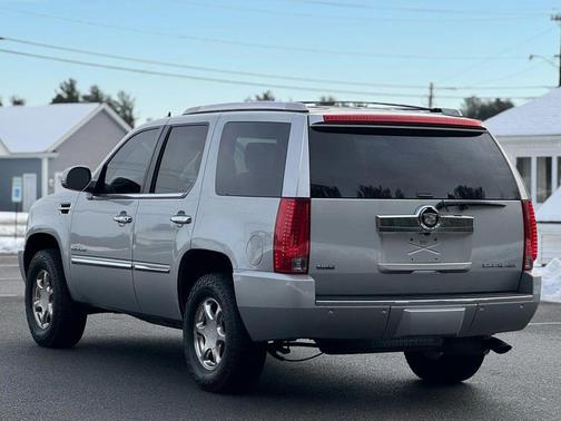 2011 Cadillac Escalade Luxury