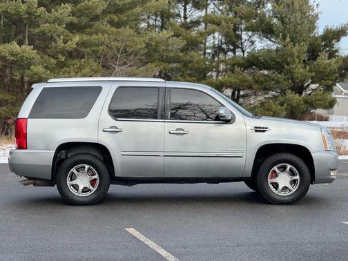 2011 Cadillac Escalade Luxury