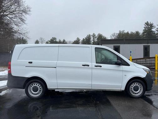 2022 Mercedes-Benz Metris Base