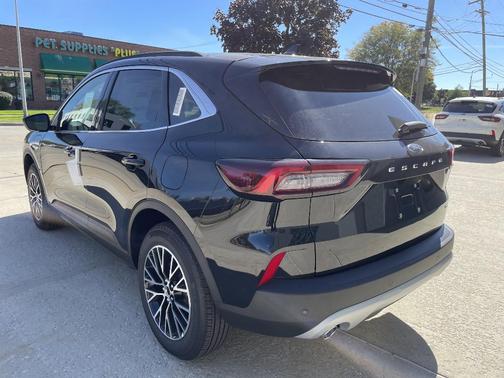2026 Ford Escape PLUG-IN